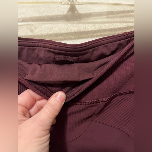 lululemon athletica Trail Trekker High-Rise Tight 25" - Cassis sz 12 - Picture 12 of 12